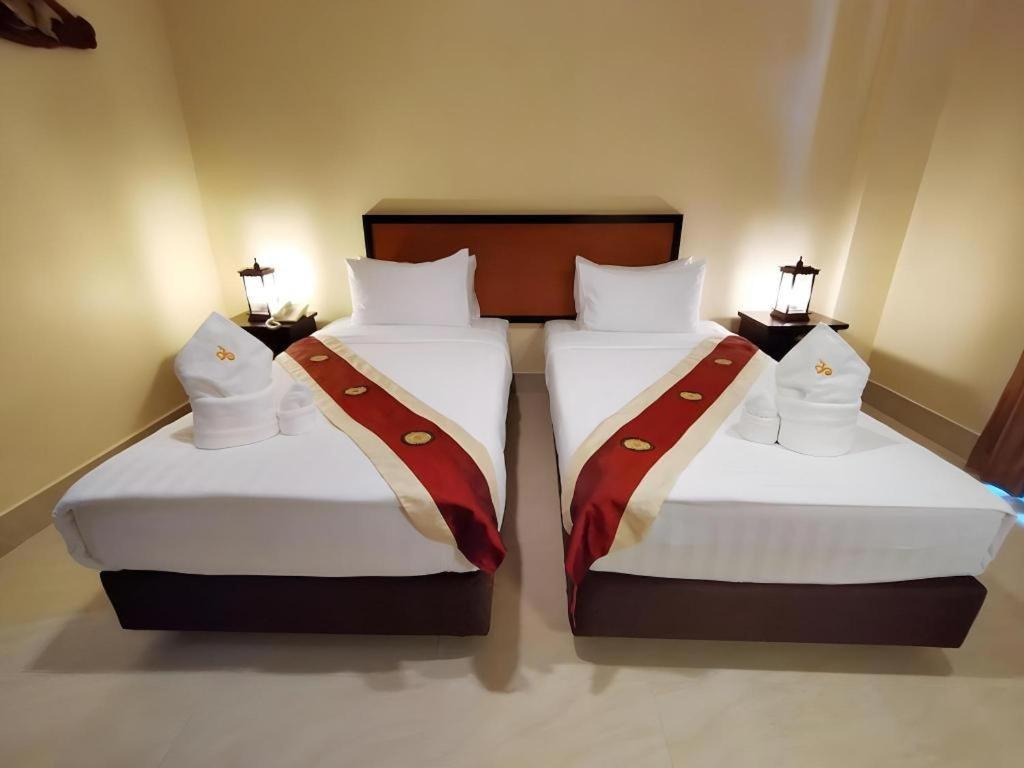 Rayong Lanna Hotel Dış mekan fotoğraf
