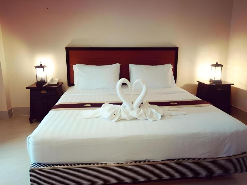 Rayong Lanna Hotel Dış mekan fotoğraf