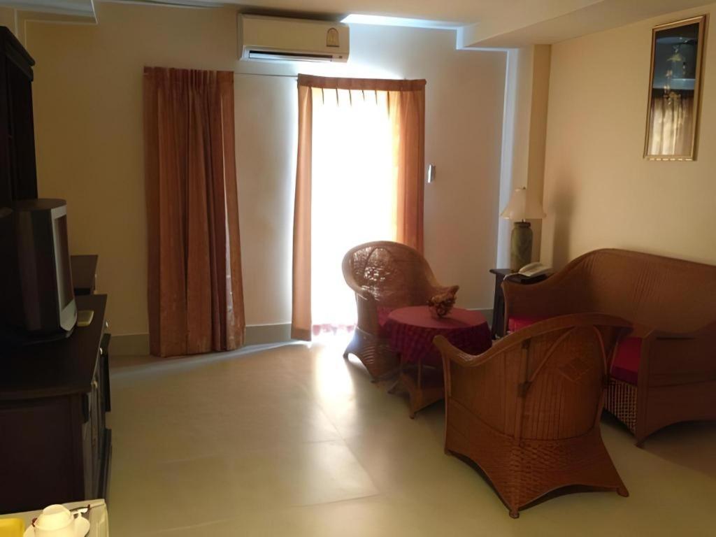 Rayong Lanna Hotel Dış mekan fotoğraf