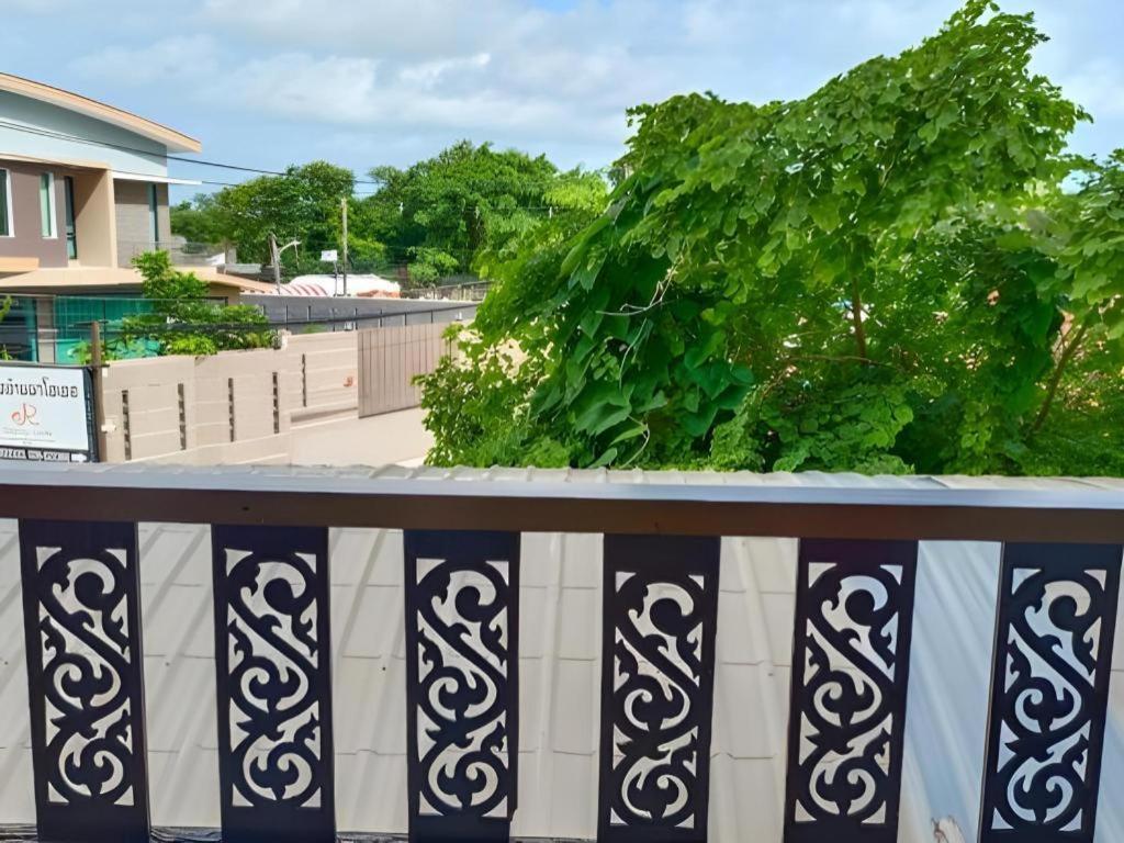 Rayong Lanna Hotel Dış mekan fotoğraf