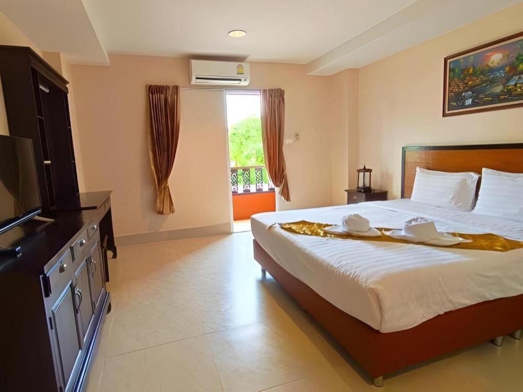 Rayong Lanna Hotel Dış mekan fotoğraf